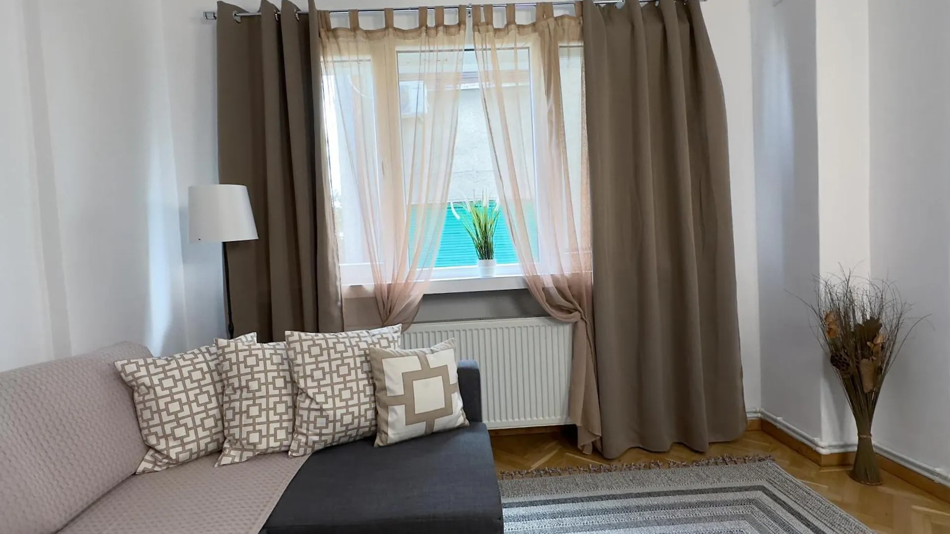 Victoriei - The Historical Part Apartment Bucharest Romania